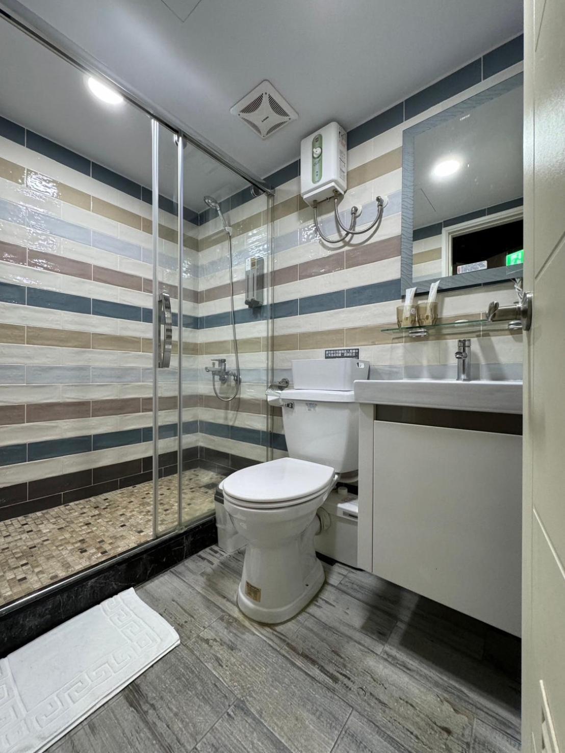 Single Room with Private External Bathroom,1589607550:JPEG